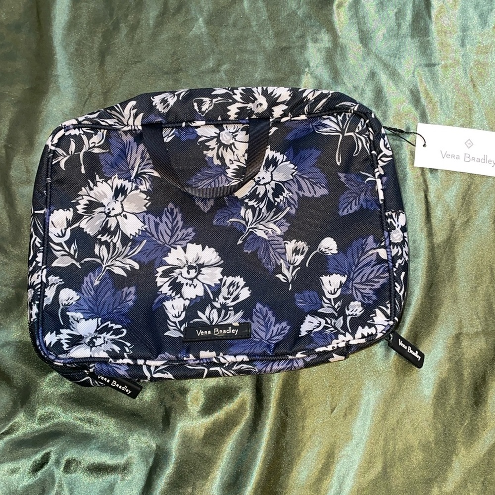 Vera Bradley zip around cosmetic